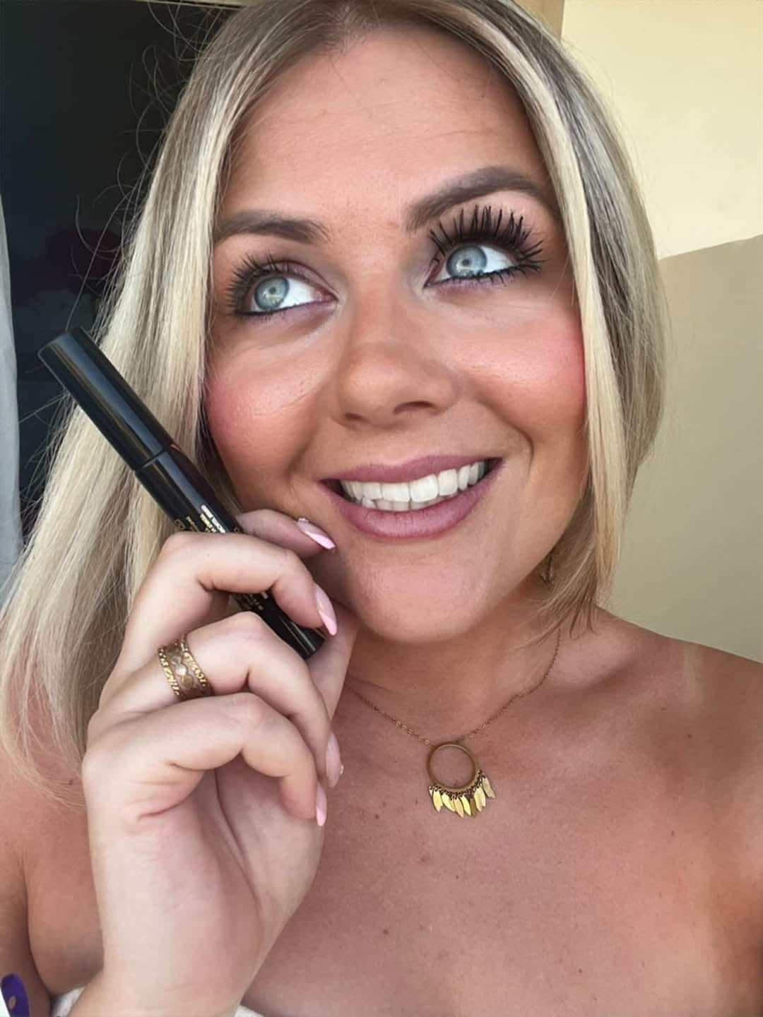 Mascara curly