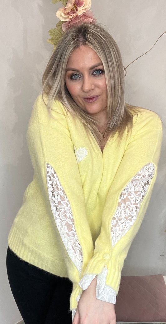 Pull cœur à dentelle